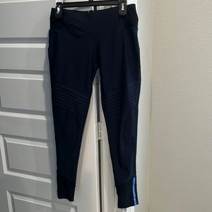 MPG navy and black leggings